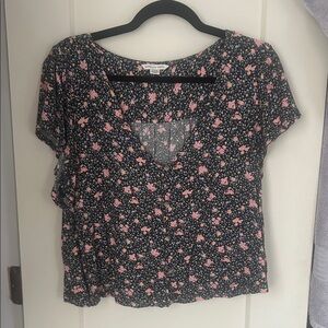American Eagle Black and Pink Floral Cropped Tee